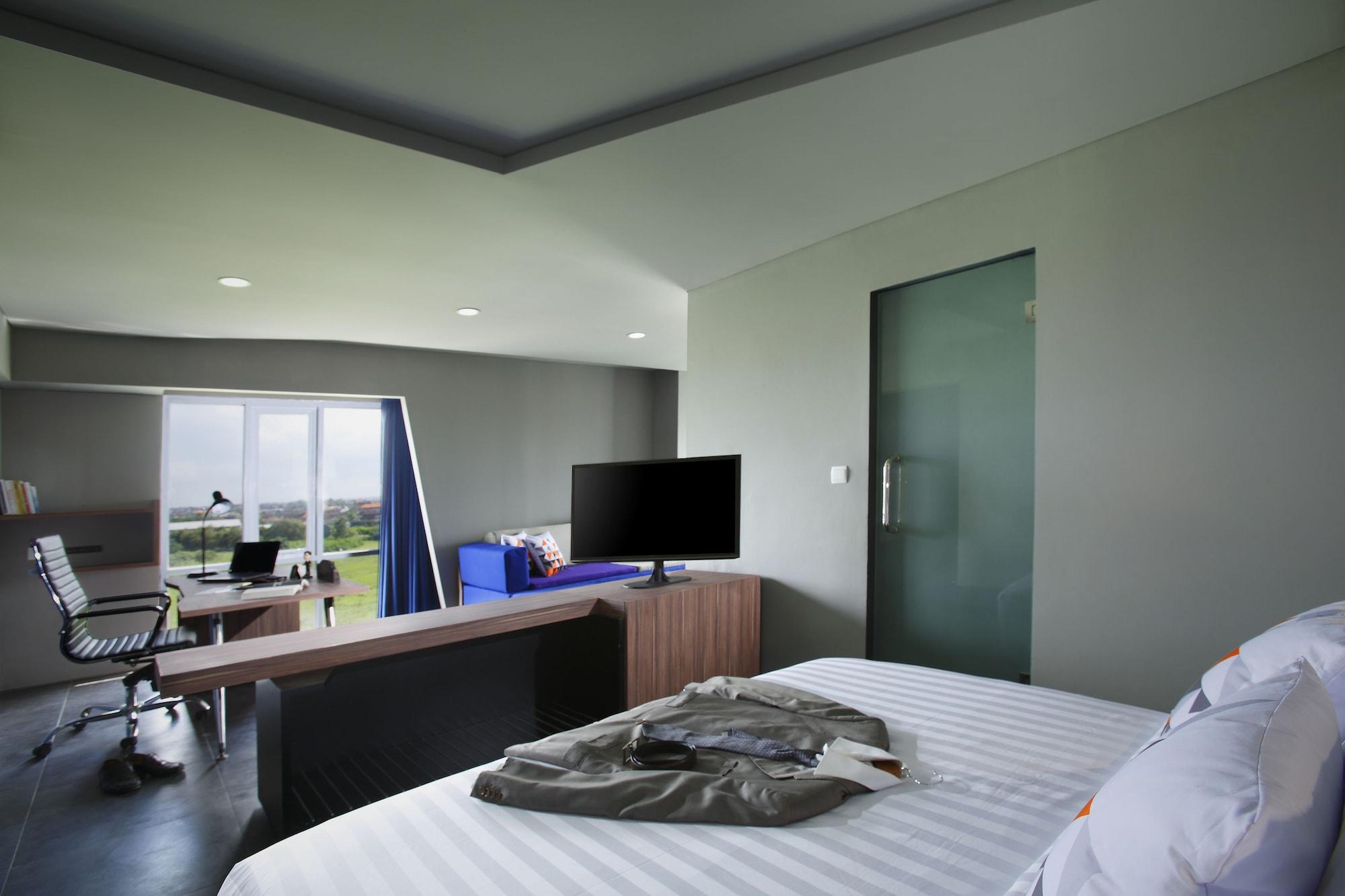 Berry Biz Hotel Seminyak Exterior foto